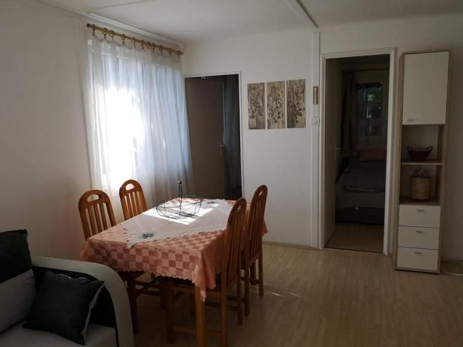 Erdoszeli Vendeghaz Apartment Dudar Exterior photo